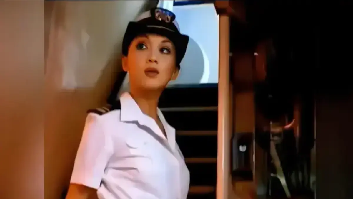 《军舰上的女兵》必看！《军舰上的女兵》法国啄木鸟2025超清完整版，女兵航母实战太燃了！