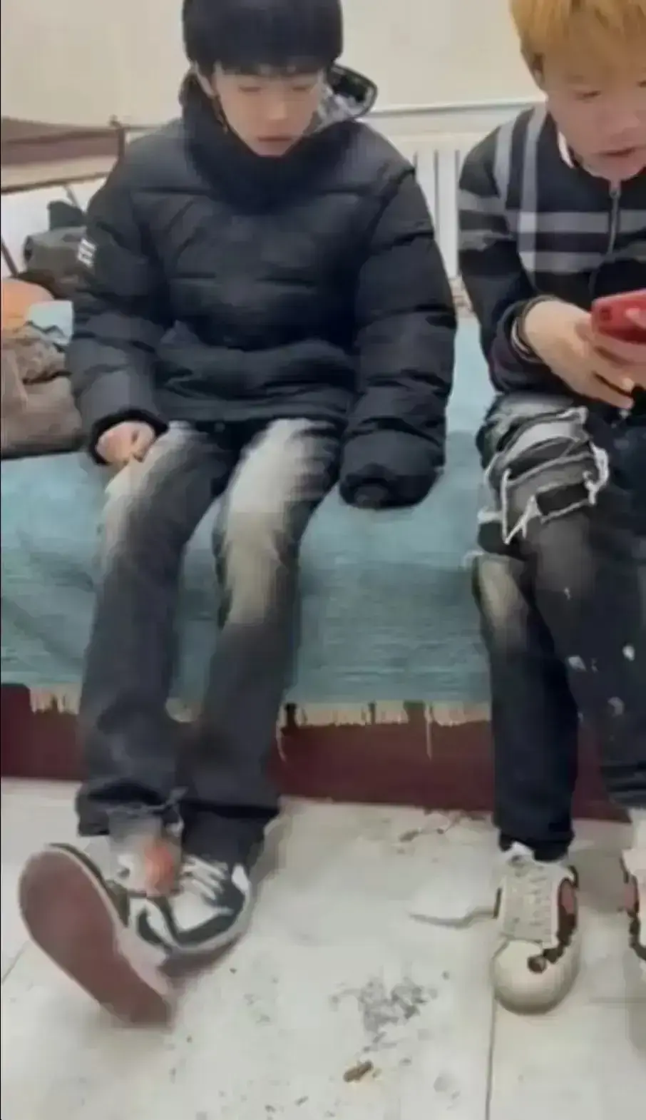 《校园轻奢男孩事件视频》全集资源-《校园轻奢男孩事件视频》无删减版百度网盘下载高清完整版